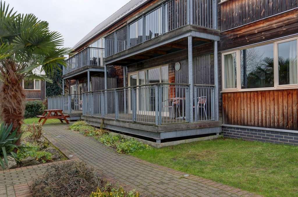 Oaklands Hotel Thorpe St Andrew Bagian luar foto