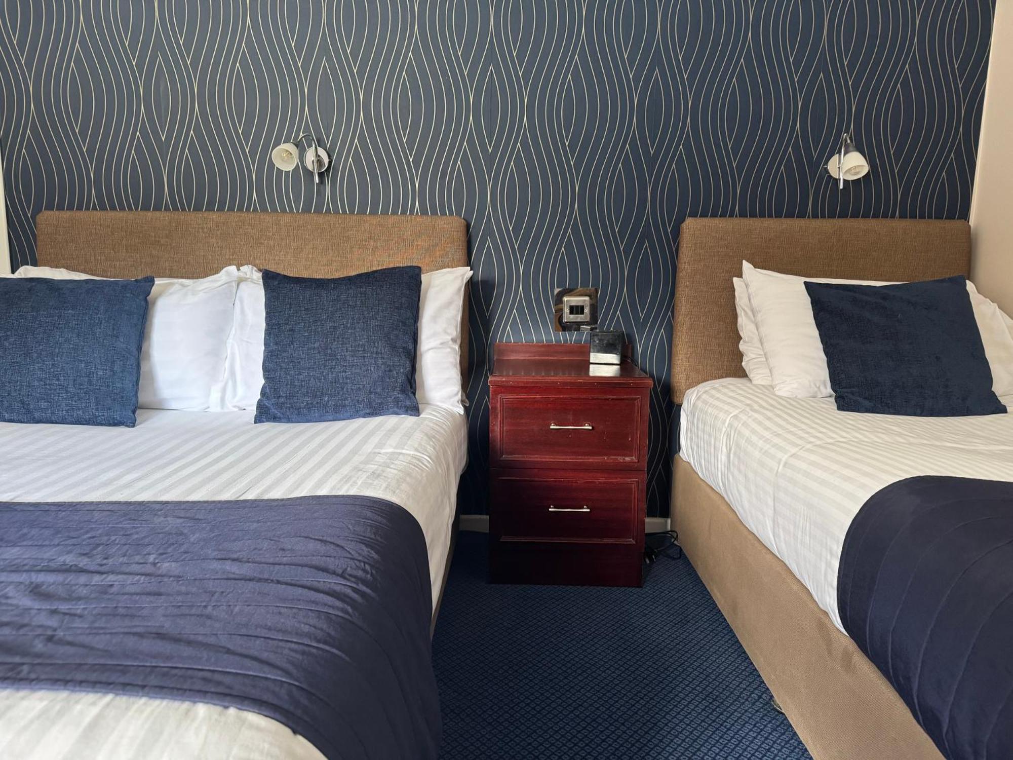 Oaklands Hotel Thorpe St Andrew Bagian luar foto