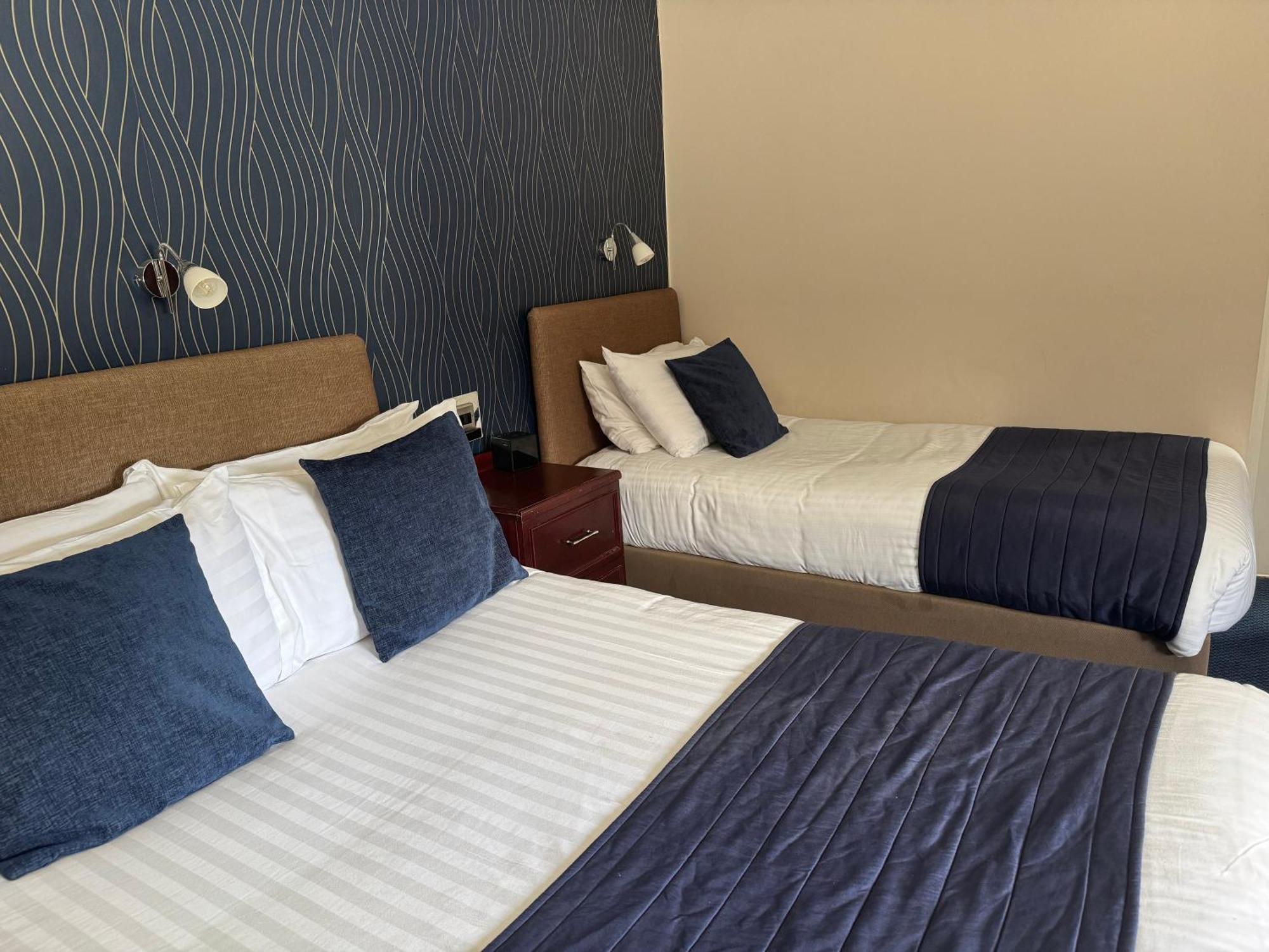 Oaklands Hotel Thorpe St Andrew Bagian luar foto