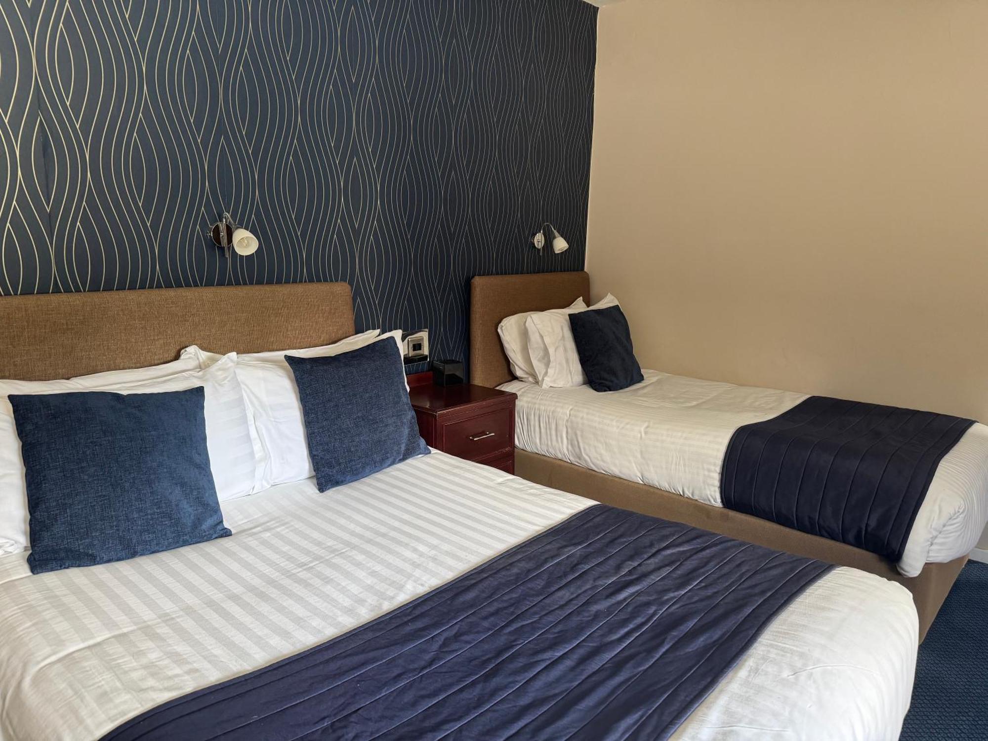 Oaklands Hotel Thorpe St Andrew Bagian luar foto